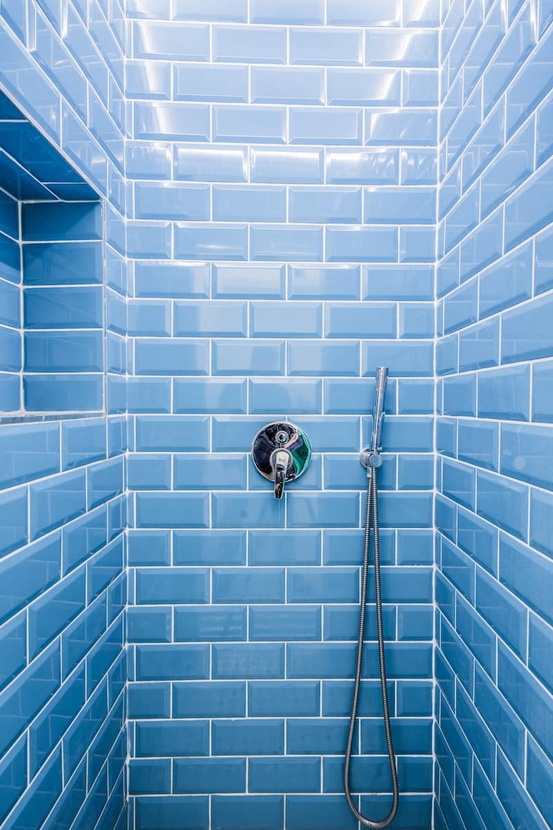 l’eau remonte dans la douche : les solutions pour empêcher cela L'eau remonte dans la douche : Les solutions pour empêcher cela