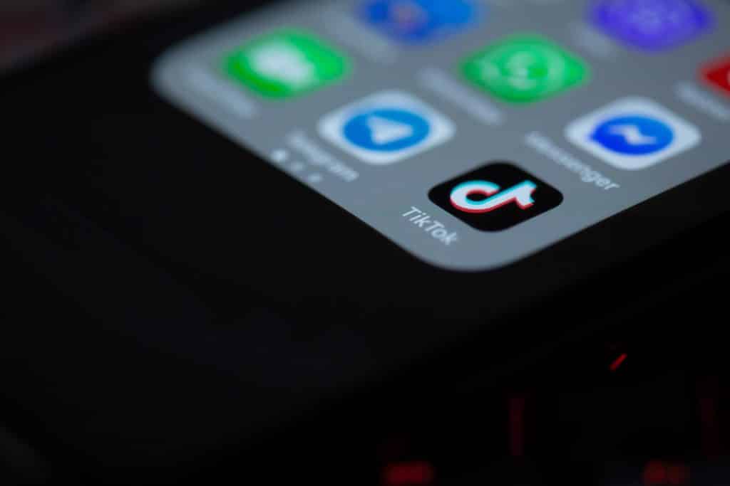 Comment attirer un public international sur TikTok